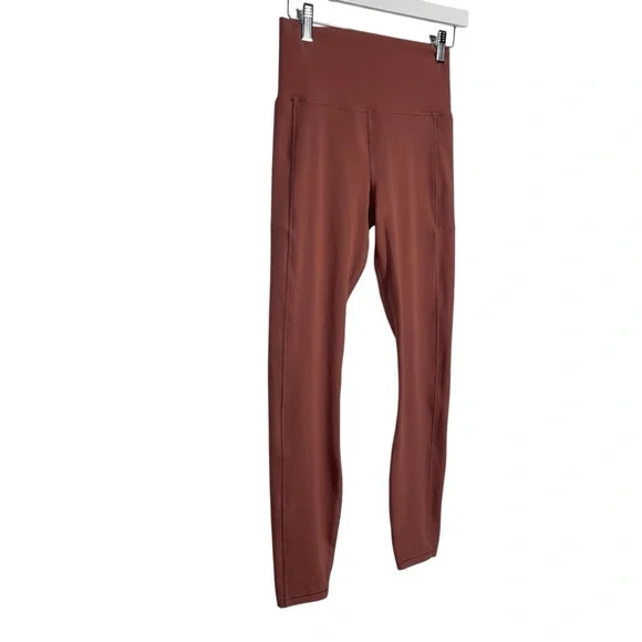 VUORI Studio Pocket Legging in Rosewood Cropped Size Small - Picture 3 of 10